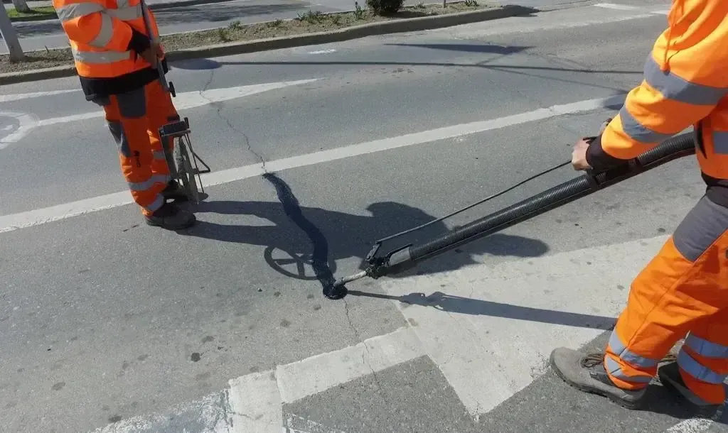 Mastic bituminos pentru fisuri și crăpături – BIGUMA RS®